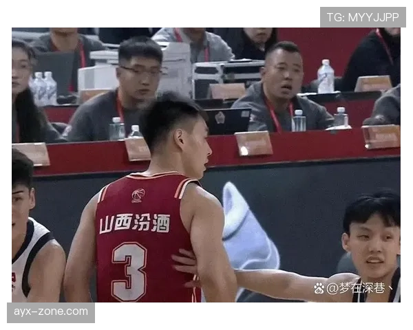 掩护犯规判定标准是什么？如何区分合法掩护与犯规？